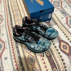 Women’s Brooks Adrenaline GTS 22 shoes